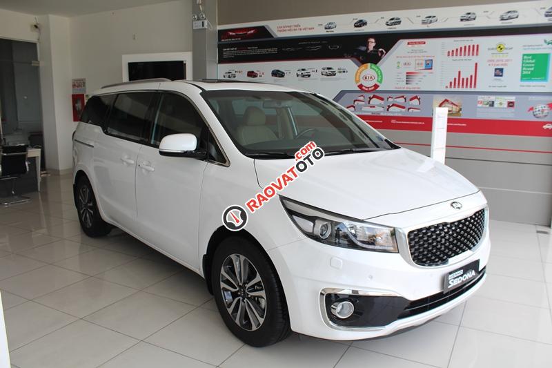 Bán Kia Sedona máy dầu full, có xe giao ngay, thanh toán 250 triệu giao xe-0