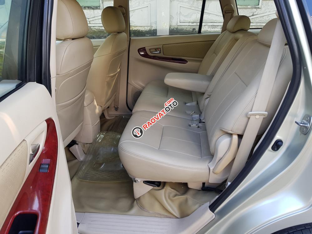 Bán xe Toyota Innova (G) đời 2006 MT, màu ghi-bạc, gia đình sử dụng zin 95%-11