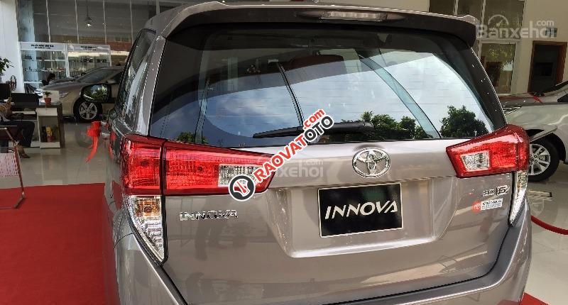 Bán Toyota Innova 2.0 E 2018 hỗ trợ trả góp 80%, lãi suất thấp 3,99%-2