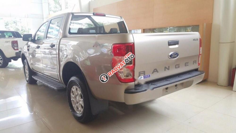 Bán Ford Ranger XLS 2.2L 4x2 AT đời 2017, nhập khẩu nguyên chiếc-3