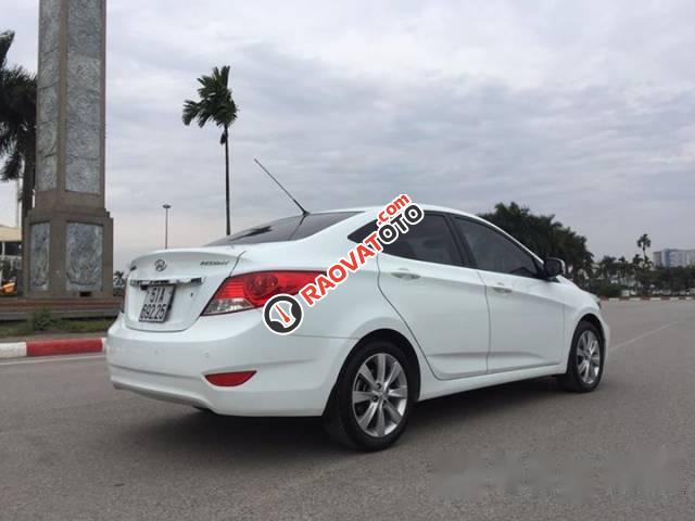 Cần bán xe Hyundai Accent MT đời 2012, màu đen số sàn-4