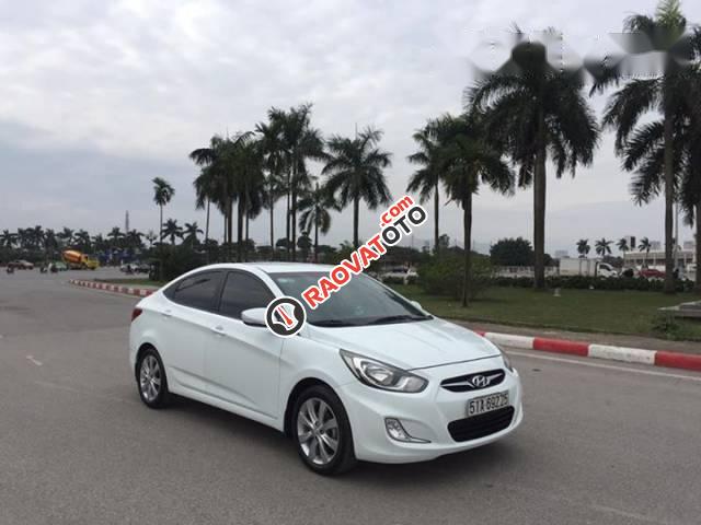 Cần bán xe Hyundai Accent MT đời 2012, màu đen số sàn-2