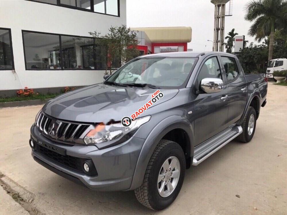 Bán ô tô Mitsubishi Triton 4x2 AT đời 2017, màu xám, nhập từ Thái-2