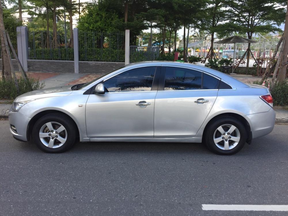 Chính chủ bán xe Chevrolet Cruze đời 2010, màu bạc, nhập khẩu-7