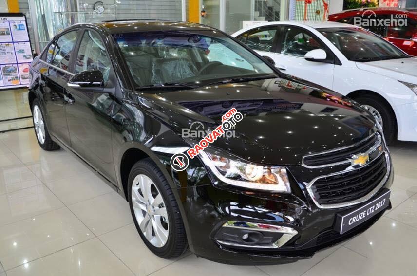 Bán Chevrolet Cruze LTZ 1.8L đời 2017, màu đen, giá chỉ 699 triệu-0