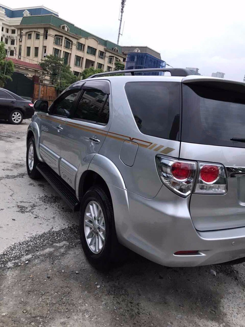 Bán Toyota Fortuner đời 2013, màu bạc, nhập khẩu-3