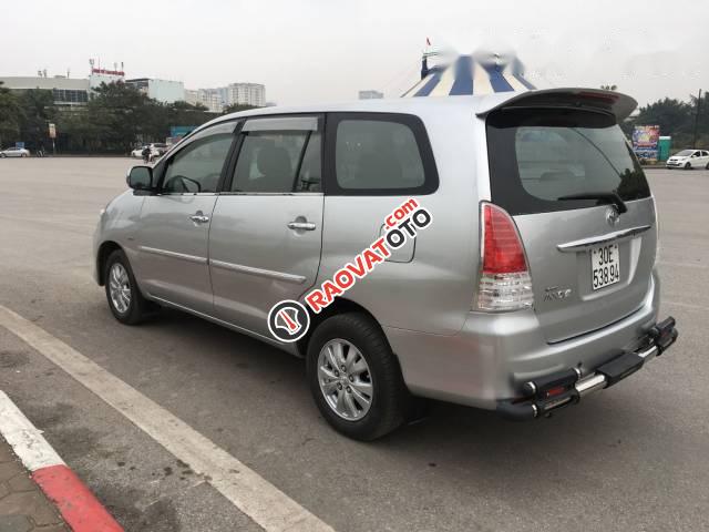 Bán Toyota Innova 2.0G đời 2010, màu bạc-1