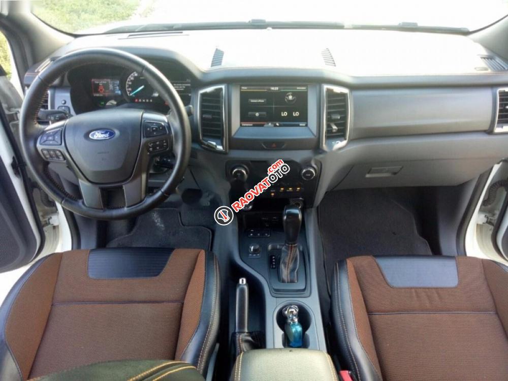 Cần bán Ford Ranger Wildtrak 3.2L 4x4 AT đời 2016, màu trắng, xe nhập-4