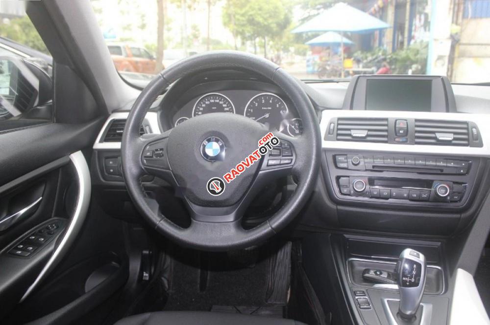 Bán BMW 3 Series 320i đời 2013, màu đen, nhập khẩu nguyên chiếc-6