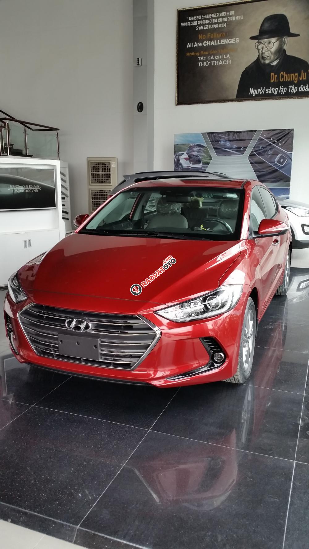 Mua xe Hyundai Elantra 2018, nhận ngay gói KM khủng lên đến 100tr-9