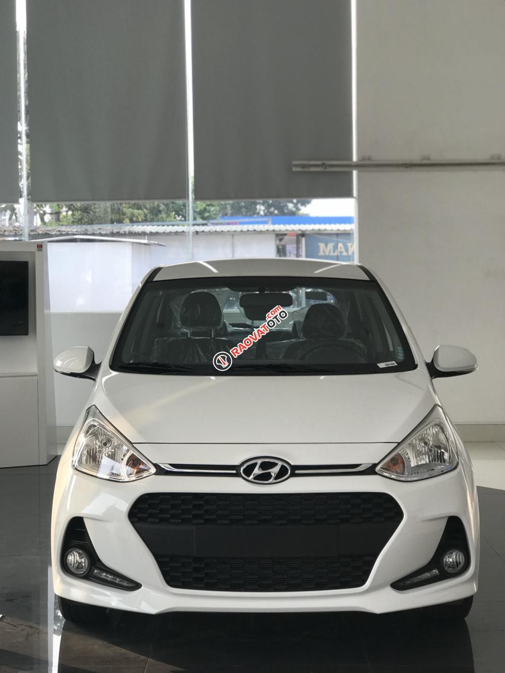 [Hyundai Hue] Cần bán Hyundai Grand i10 năm 2018 màu trắng, 315 triệu - LH 0903.545.725-4