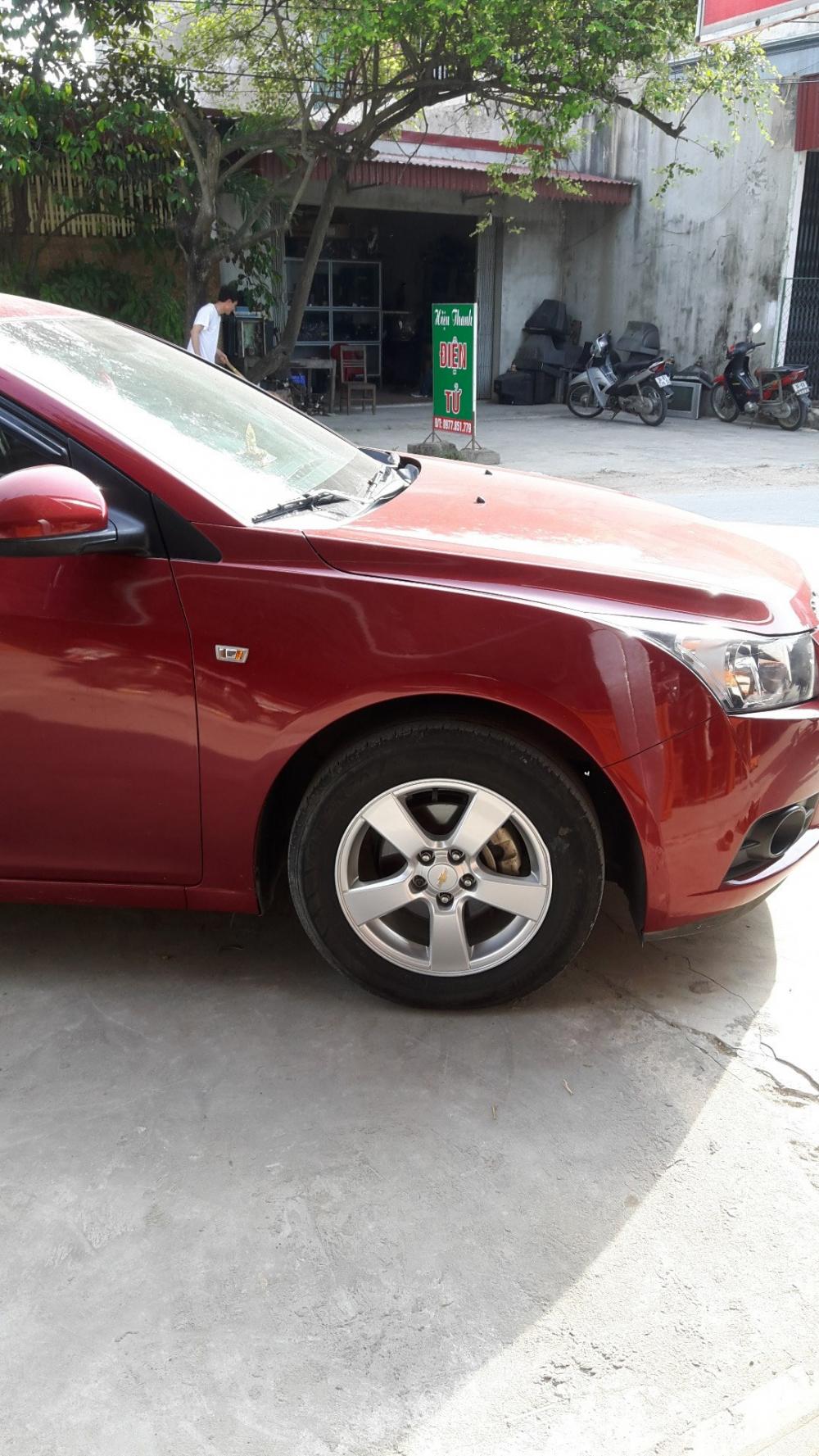 Cần bán gấp Chevrolet Cruze đời 2012, màu đỏ giá cạnh tranh-5