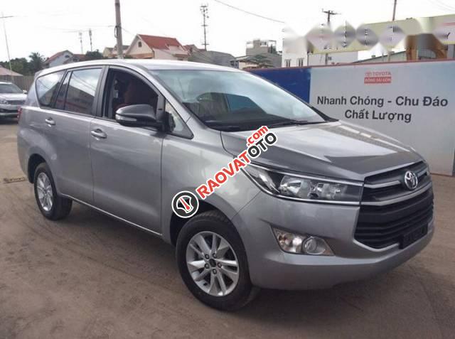 Bán ô tô Toyota Innova sản xuất 2017, giá tốt-1