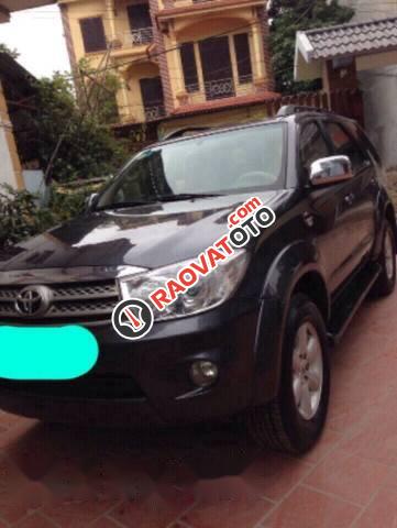 Bán Toyota Fortuner sản xuất 2009, màu đen chính chủ-0