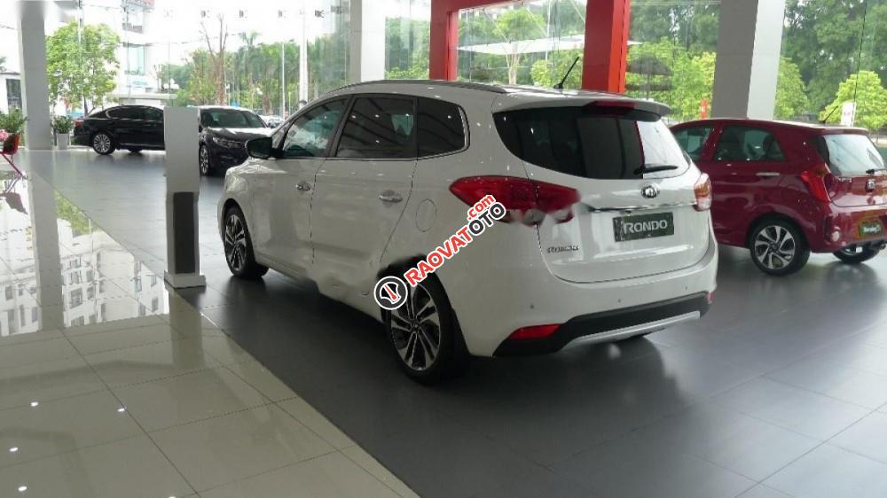 Cần bán Kia Rondo năm 2017, màu trắng-7