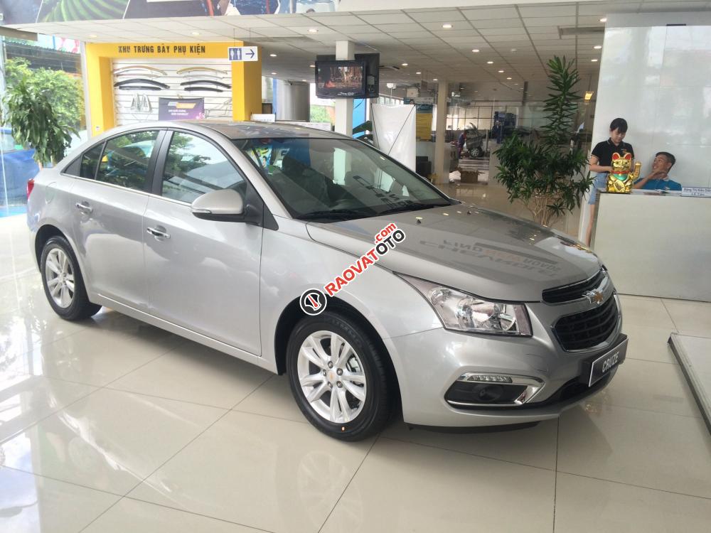 Chevrolet Cruze LT 1.6L màu bạc, mua xe trả góp, lãi suất ưu đãi- LH: 090.102.7102 Huyền Chevrolet-0