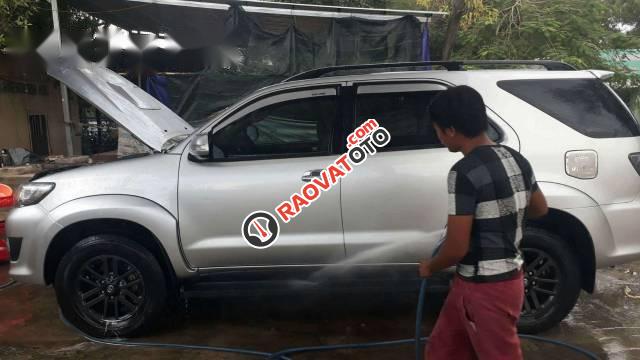 Cần bán lại xe Toyota Fortuner sản xuất 2016, màu bạc như mới-4