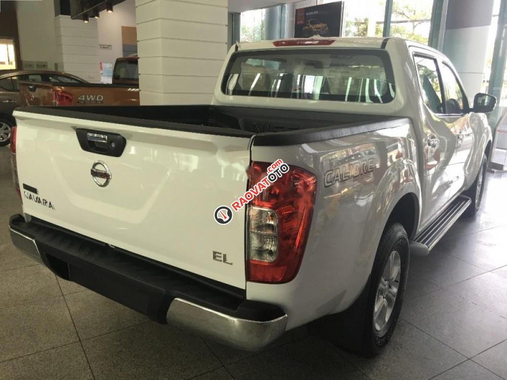 Cần bán Nissan Navara EL 2WD sản xuất 2017, màu trắng, nhập khẩu giá cạnh tranh-3