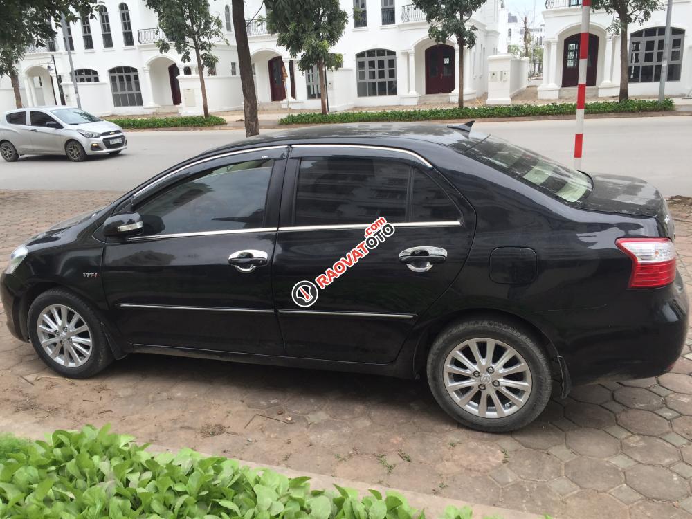 Cần bán Toyota Vios sản xuất 2010, màu đen-4