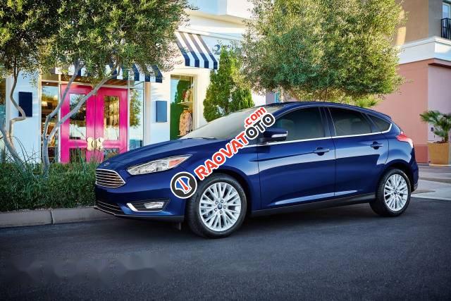 Bán Ford Focus đời 2017, màu xanh lam giá cạnh tranh-0
