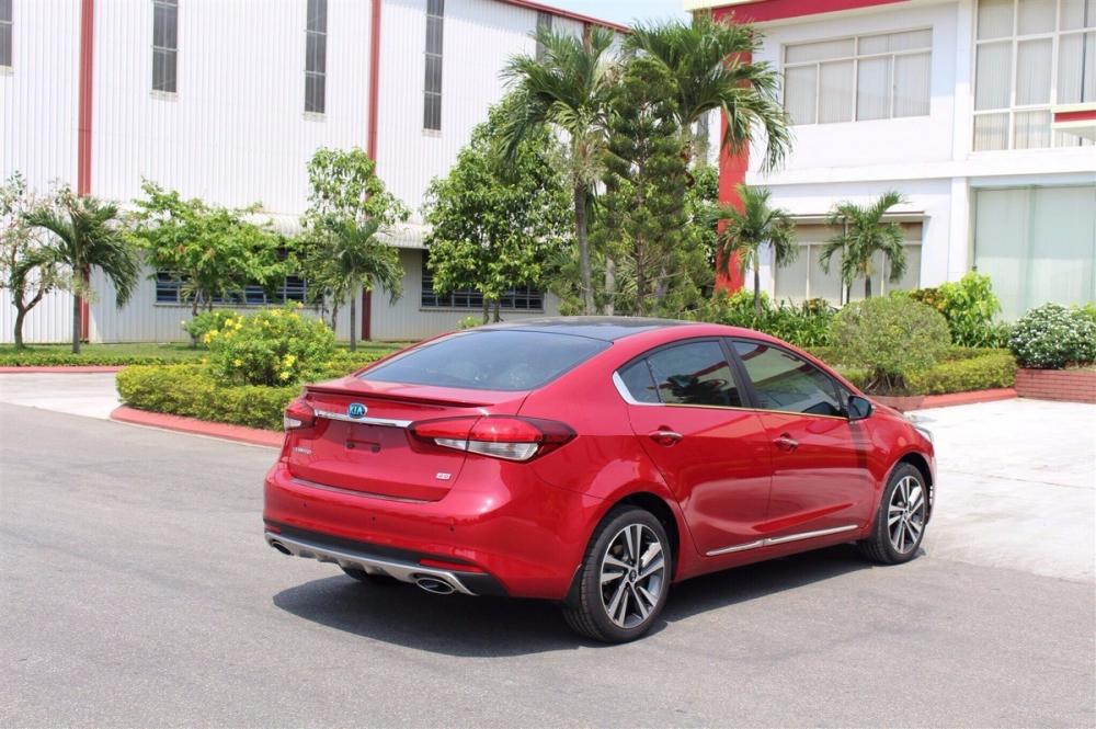 Bán Kia Cerato đời 2017, màu trắng, nhập khẩu, số sàn-12