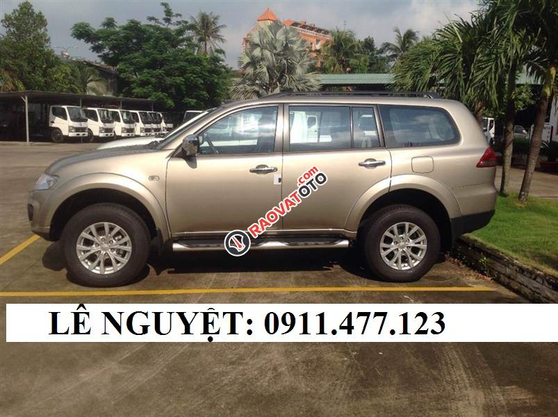 Mitsubishi Pajero Sport xe 7 chỗ màu vàng cát, rẻ nhất Đà Nẵng, hỗ trợ trả góp 90% - LH 0911477123-0