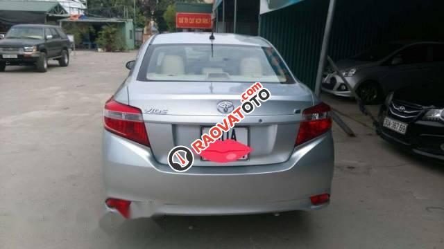 Cần bán xe Toyota Vios E đời 2015, màu bạc số sàn-1