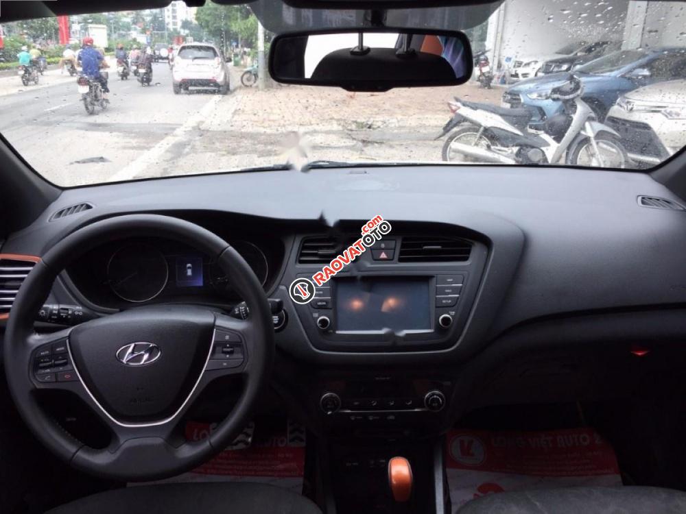 Bán Hyundai i20 Active 1.4 AT 2017, màu trắng, nhập khẩu đẹp như mới-4