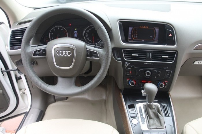 Bán xe Audi Q5 sản xuất 2010, màu trắng, nhập khẩu-7