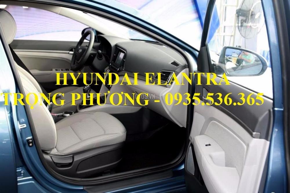 Cần bán Hyundai Elantra đời 2017, màu đen, nhập khẩu-18