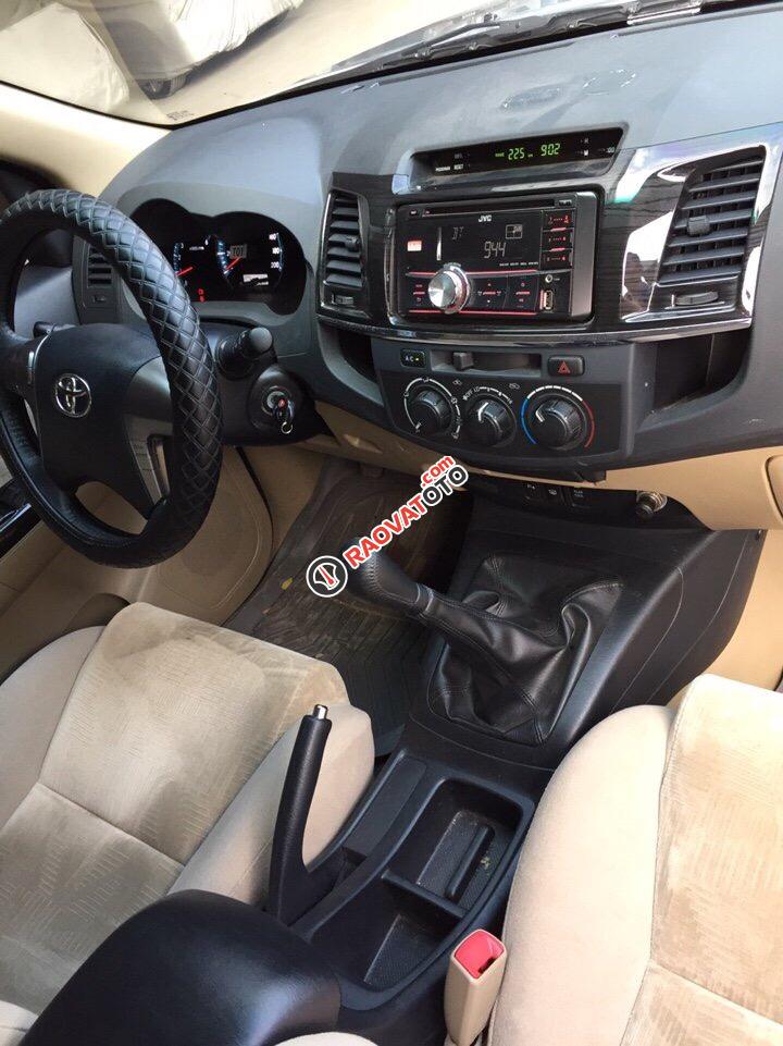 Bán Toyota Fortuner 2015, màu bạc-4