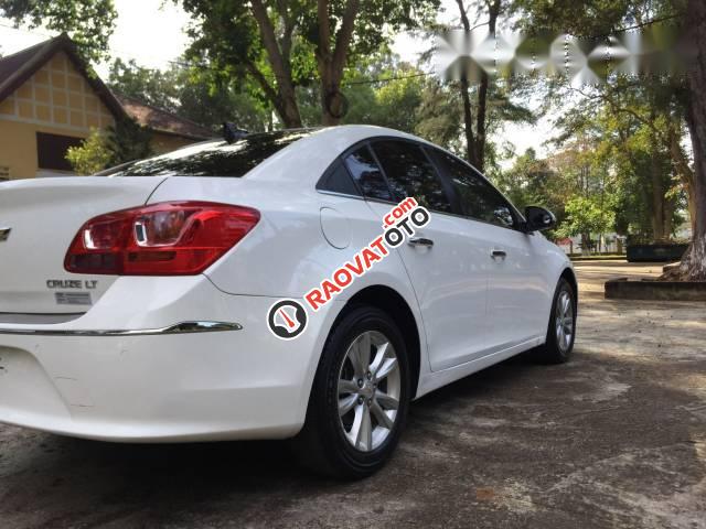 Cần bán gấp Chevrolet Cruze MT đời 2015, màu trắng-2