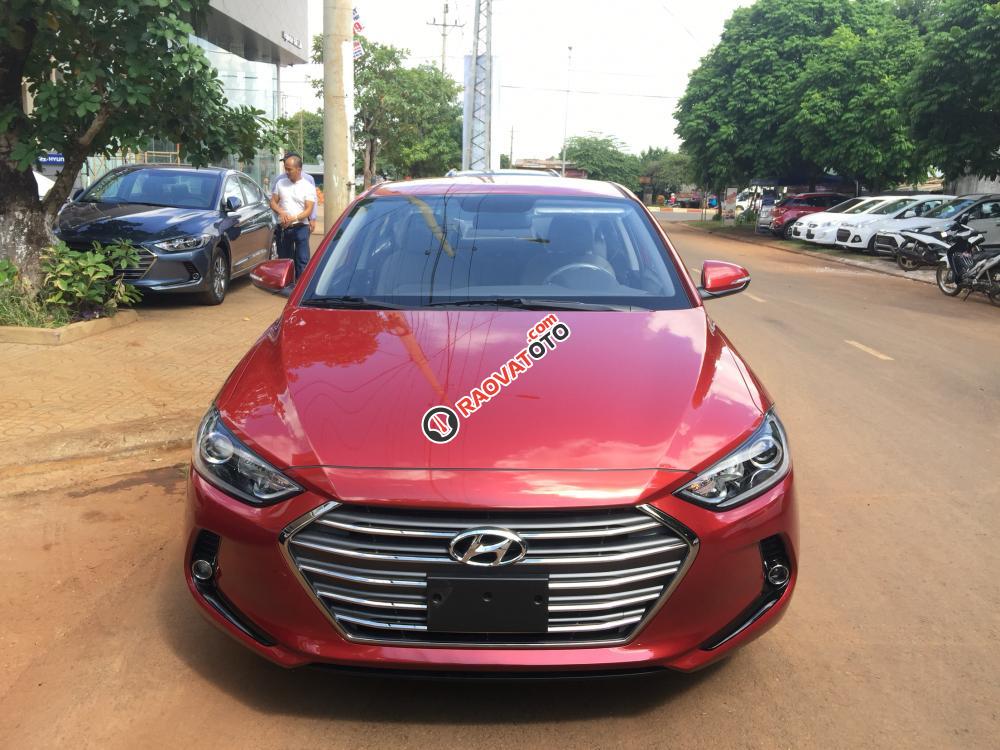 Cần bán xe Hyundai Elantra (MT) đời 2018, màu đỏ tại Hyundai Daklak - Hỗ trợ vay vốn 80% giá trị xe - Hotline 0948945599-2