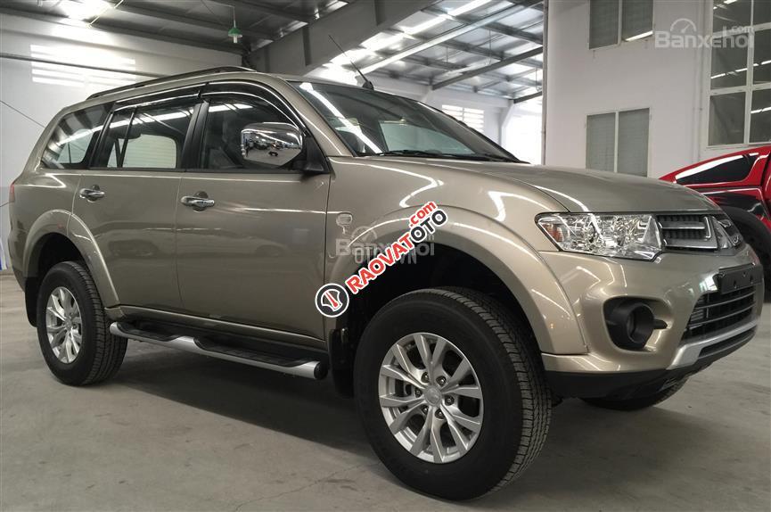 Bán Mitsubishi Pajero Sport năm 2017, màu ghi vàng, giao xe ngay, thủ tục nhanh-3