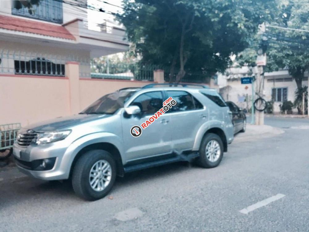 Cần bán lại xe Toyota Fortuner 2.7V 4x2 AT đời 2014, màu bạc số tự động-7