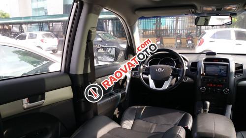 Cần bán gấp Kia Sorento 2.4 AT 2010, màu bạc chính chủ-8