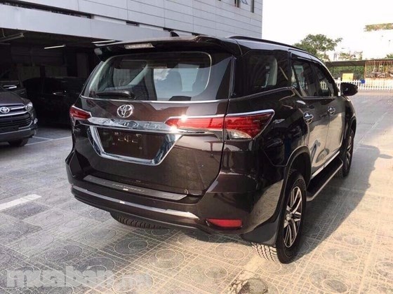 Bán xe Toyota Fortuner năm 2017, màu trắng, nhập khẩu-11