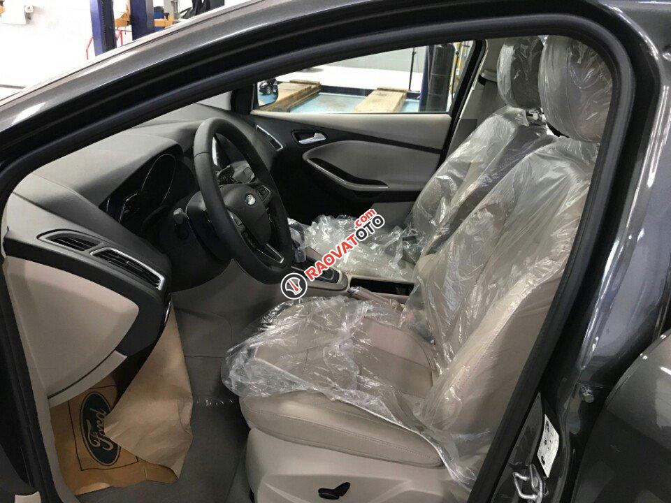 Bán xe Ford Focus 1.5L AT Ecoboost 2018 (xe cao cấp). Giá xe chưa giảm. Hotline báo giá xe rẻ nhất: 093.114.2545-1