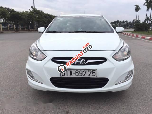 Cần bán xe Hyundai Accent MT đời 2012, màu đen số sàn-1