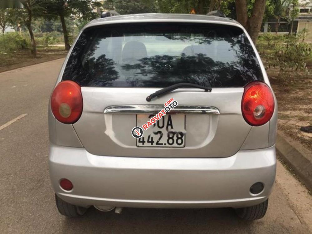 Cần bán lại xe Chevrolet Spark LT 0.8 MT sản xuất 2010, màu bạc chính chủ-2