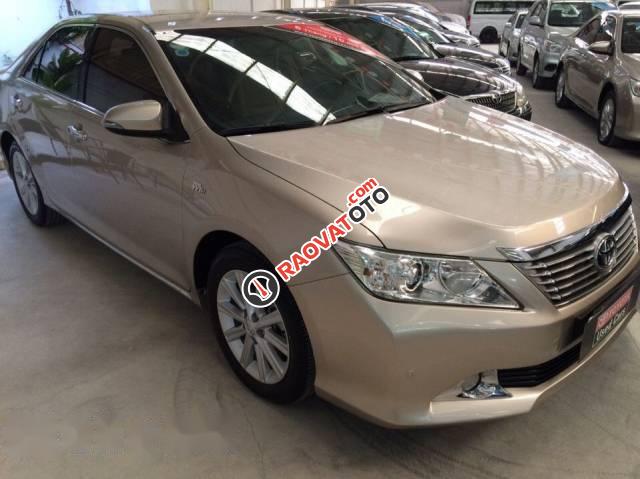 Cần bán gấp Toyota Camry 2.0E, đời 2013, giá cạnh tranh-0