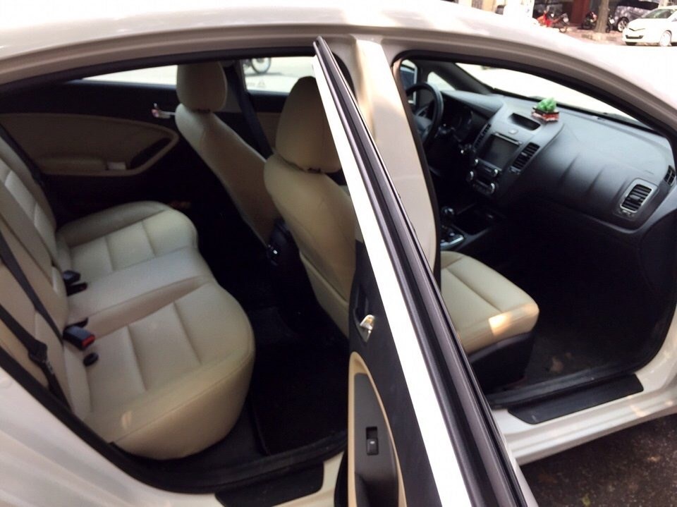 Bán xe Kia Cerato đời 2016, màu trắng, nhập khẩu -0