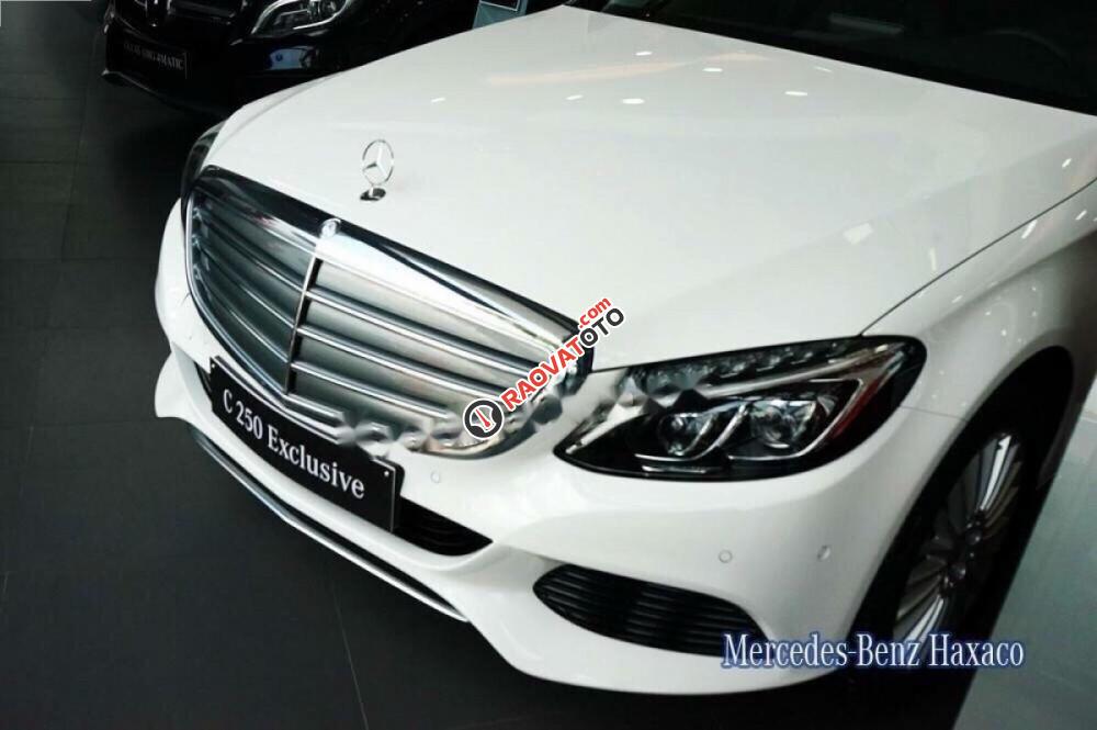 Cần bán Mercedes C250 đời 2016, màu trắng-0