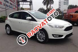 Bán ô tô Ford Focus Titanium 1.5 AT năm 2018, màu trắng, 580tr-2
