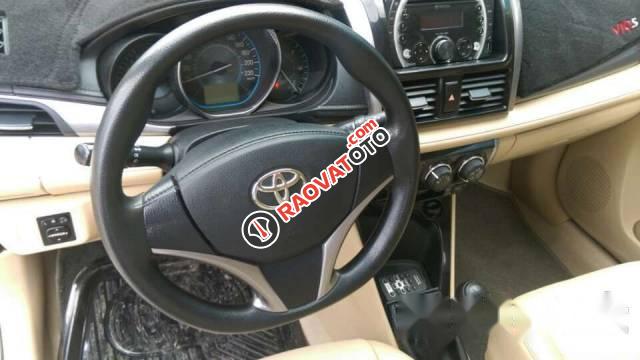 Cần bán xe Toyota Vios E đời 2015, màu bạc số sàn-3