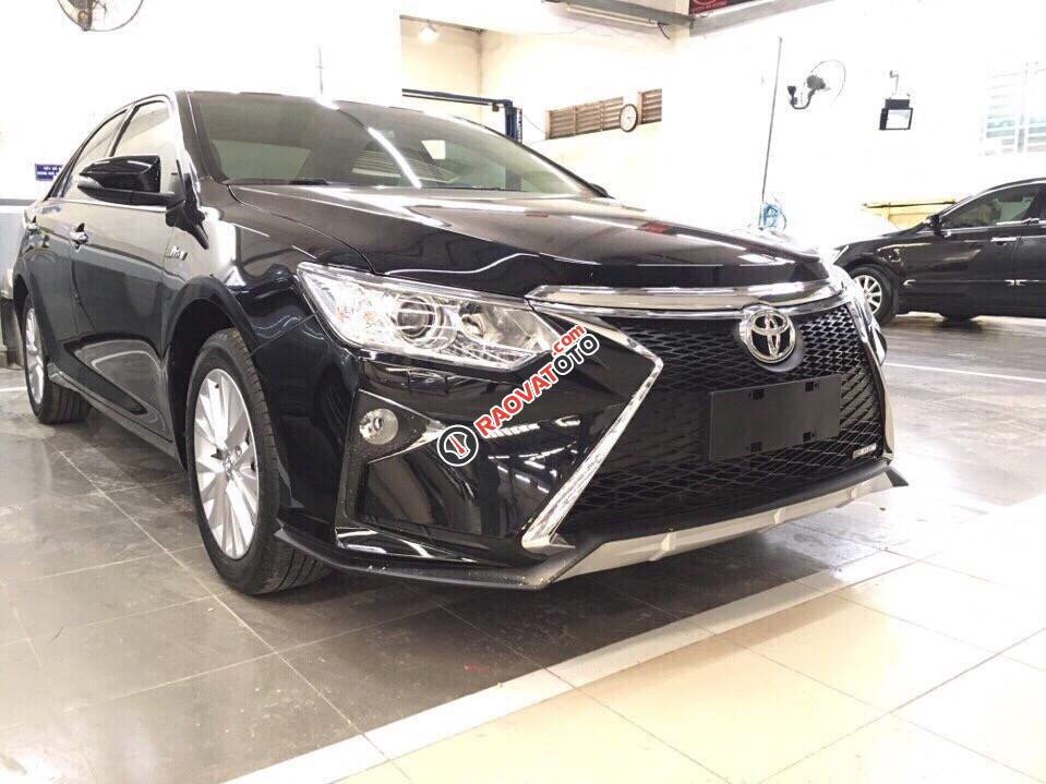 Bán Toyota Camry 2.0E Facelift 2018 giá cạnh tranh, đủ màu, giao ngay, LH: 0948057222-1