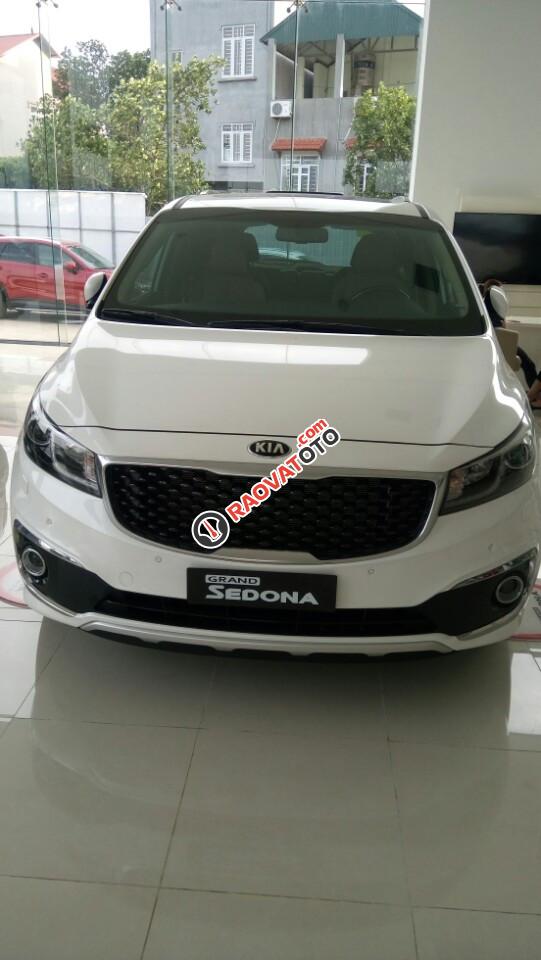 Cần bán Kia Sedona GAT đời 2018, màu trắng, hỗ trợ trả góp. LH 0989.240.241-0