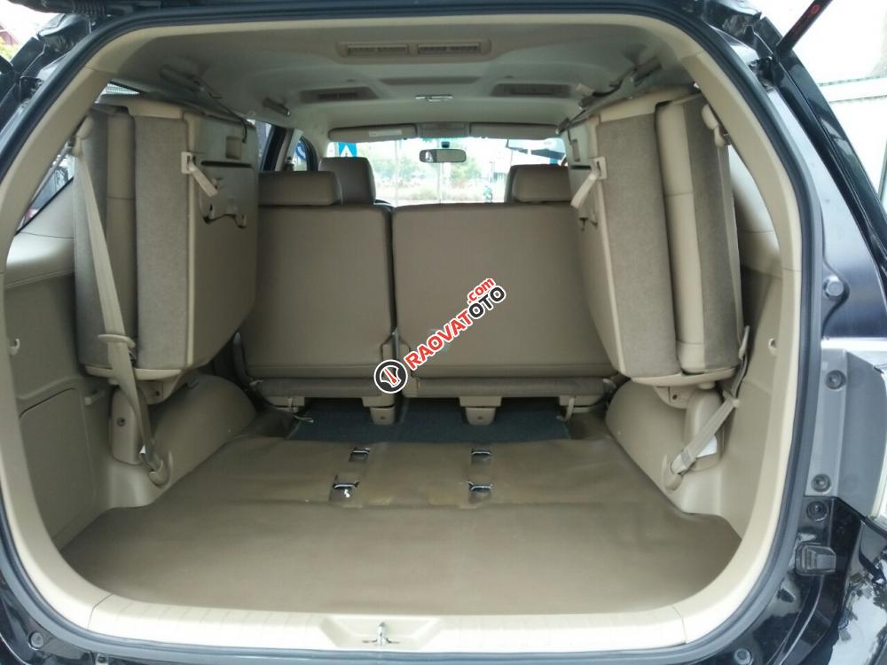 Xe Toyota Fortuner V sản xuất 2015, màu đen-12