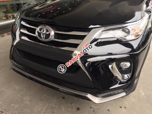 Cần bán gấp Toyota Fortuner 2.7L đời 2017, màu đen số tự động-0