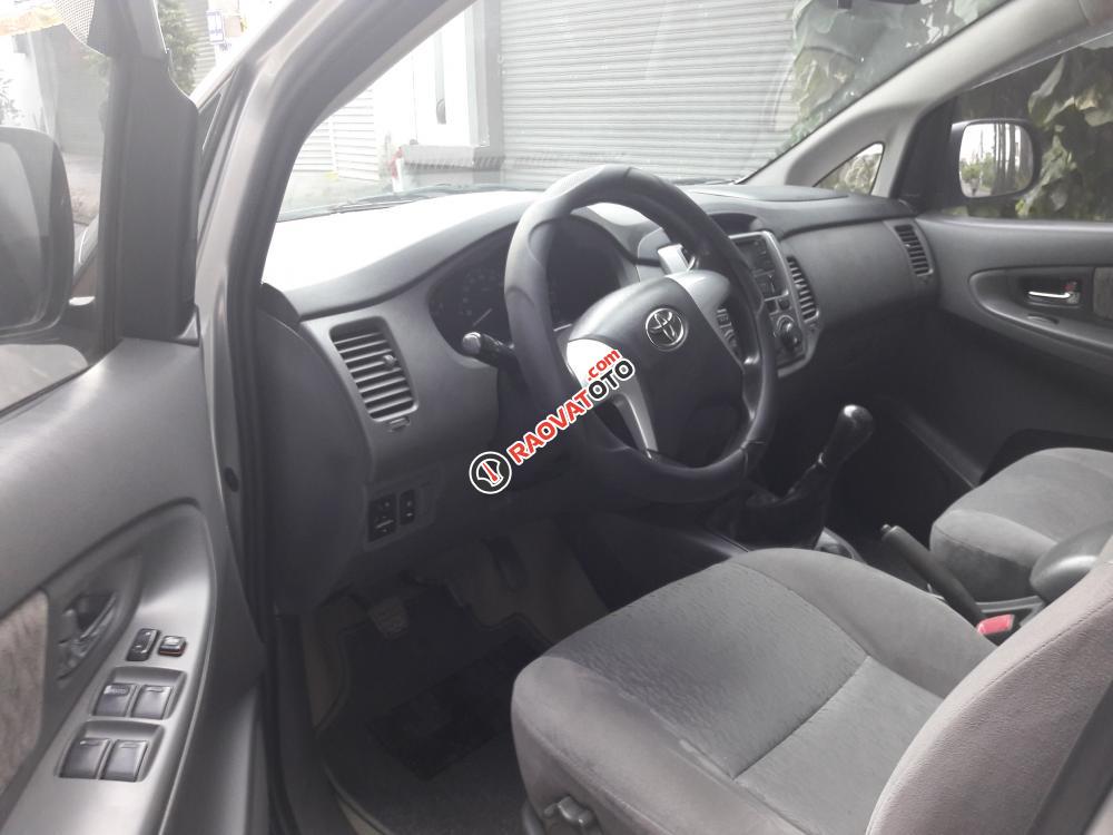 Toyota Innova E 2.0 2013 zin đẹp, chính chủ-8